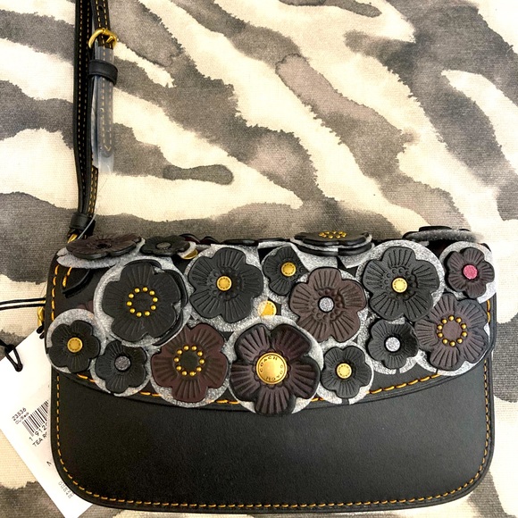 Coach 1941 Tea Rose appliqué wristlet/bag